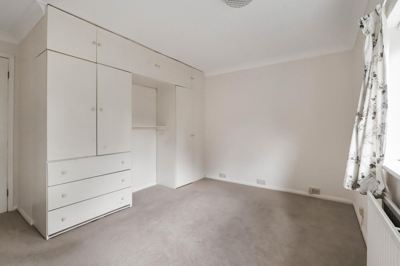 Plowden Way, Shiplake Cross, Henley-On-Thames
